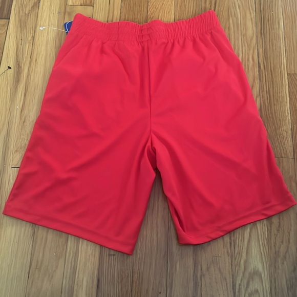 Champion boys red shorts - Picture 2 of 3